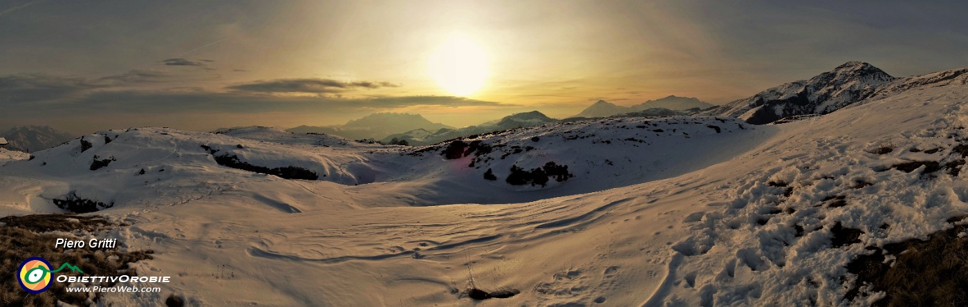 58 Il sole si abbassa all'orizzonte.jpg